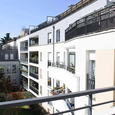 With Balcony At The Gates Of Paris Bagnolet